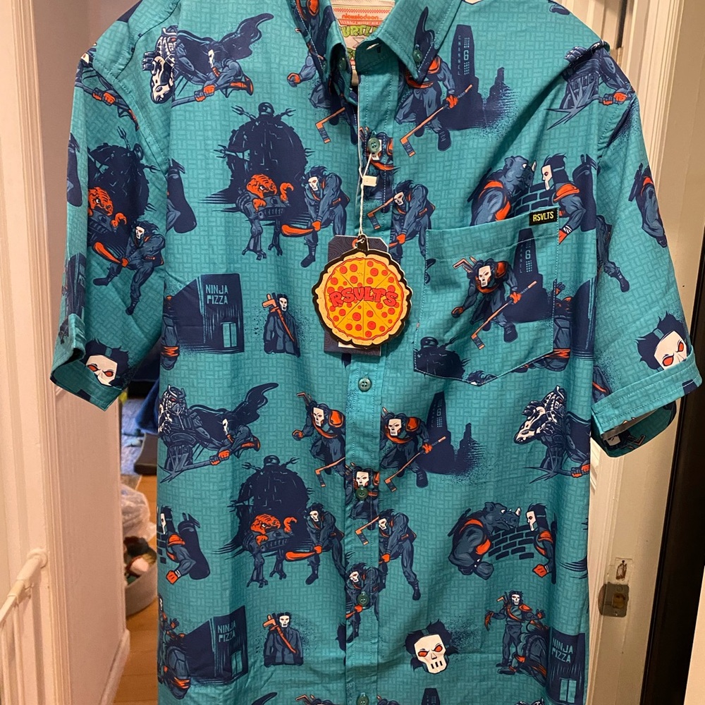 Short sleeve, button down, size Extra Large.  Ninja Turtle Version of RSVLT.